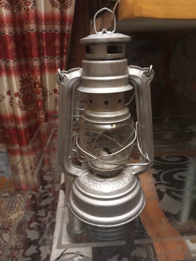 Antique Kerosene Oil Lantern/Lamp