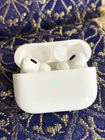 Apple AirPods Pro (2nd Gen) – USB-C Case