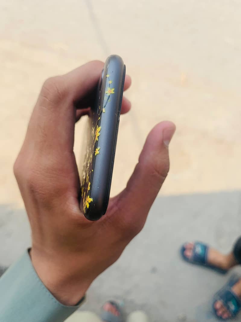 Apple iPhone 8 6