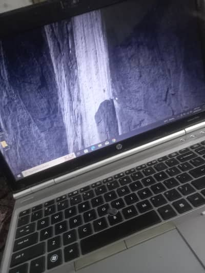 Hp EliteBook 8560p | Core i5 | 4GB RAM | 320GB HDD | Rs. 18,000