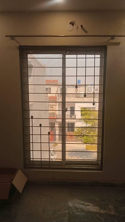Bedroom Private Space for Rent (Couples & Females Only) Park View City