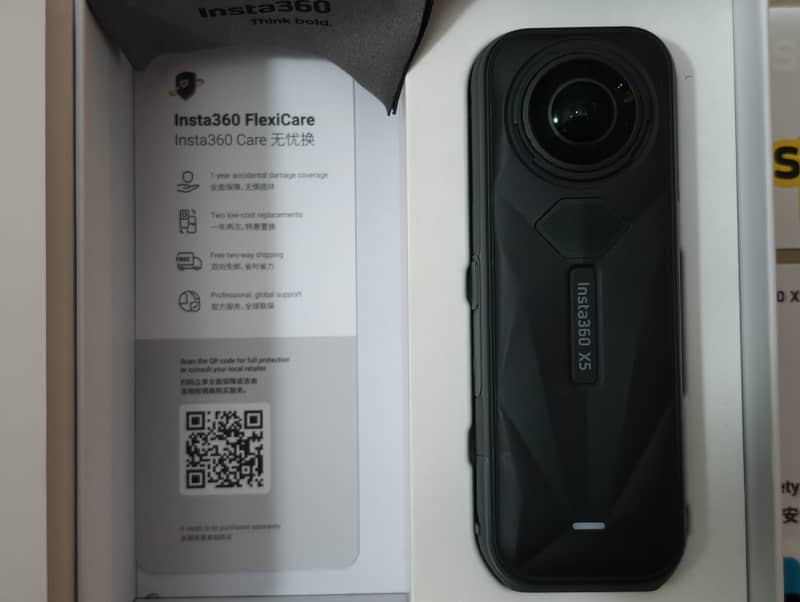 Insta360 X5 4