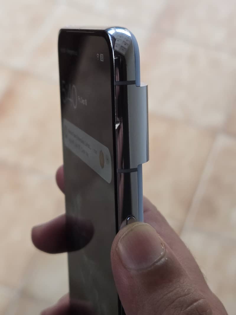 Google Pixel 8 Pro 12