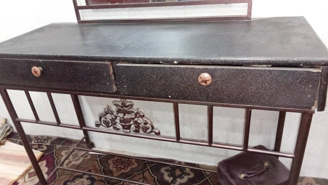 dressing table 1
