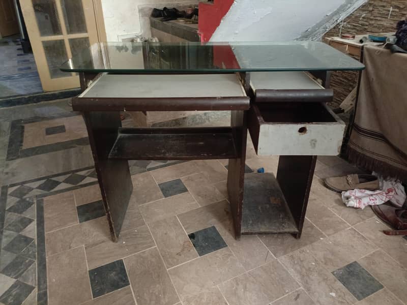 COMPUTER AND STUDY TABLE 2