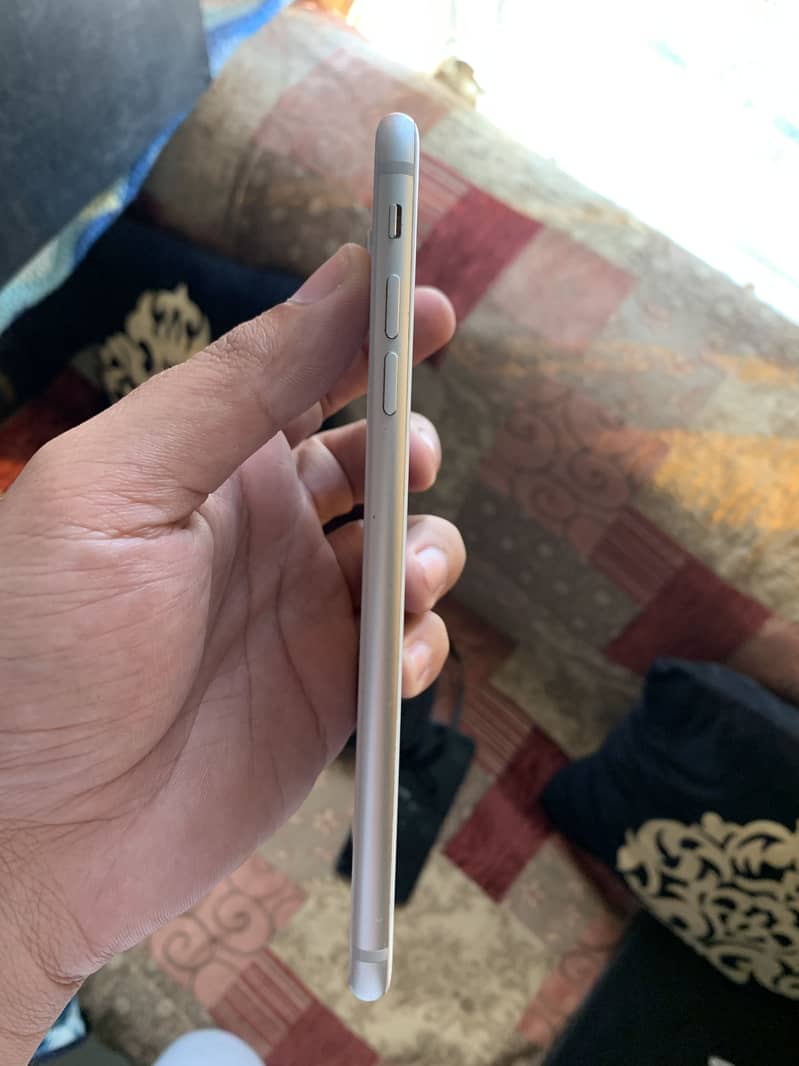 Apple iPhone 8 Plus 5