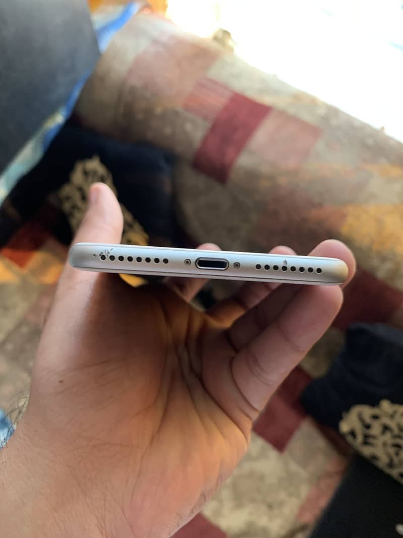 Apple iPhone 8 Plus 6