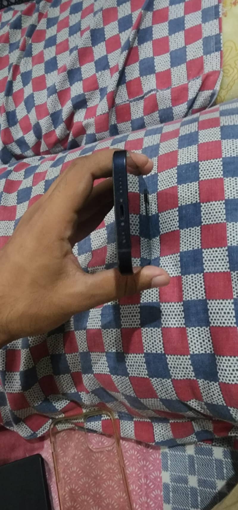 iphone 12 4