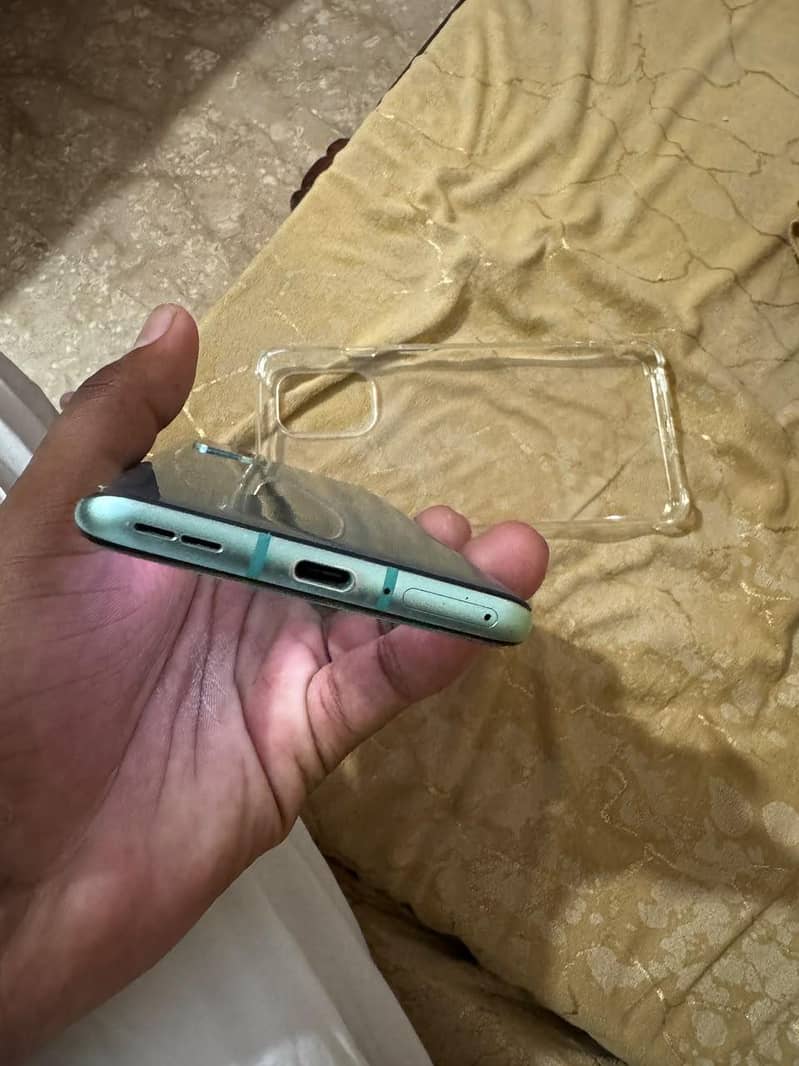 One Plus 8T 6