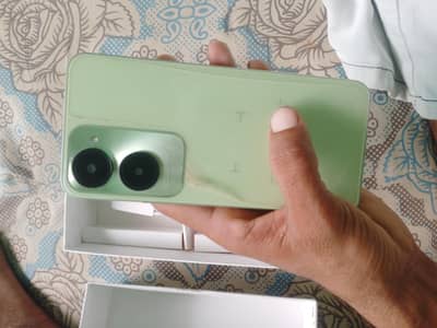 Vivo Y28s