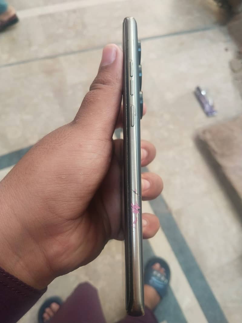 Tecno CAMON 40 Pro 1