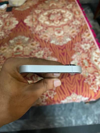 Apple iPhone 16e