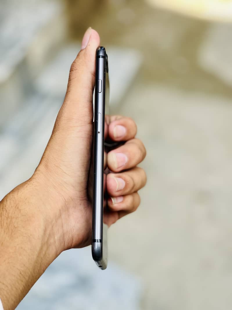 Apple iPhone 8 Plus 1