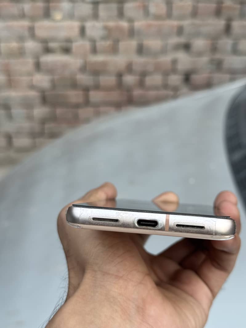 Google Pixel 8 6