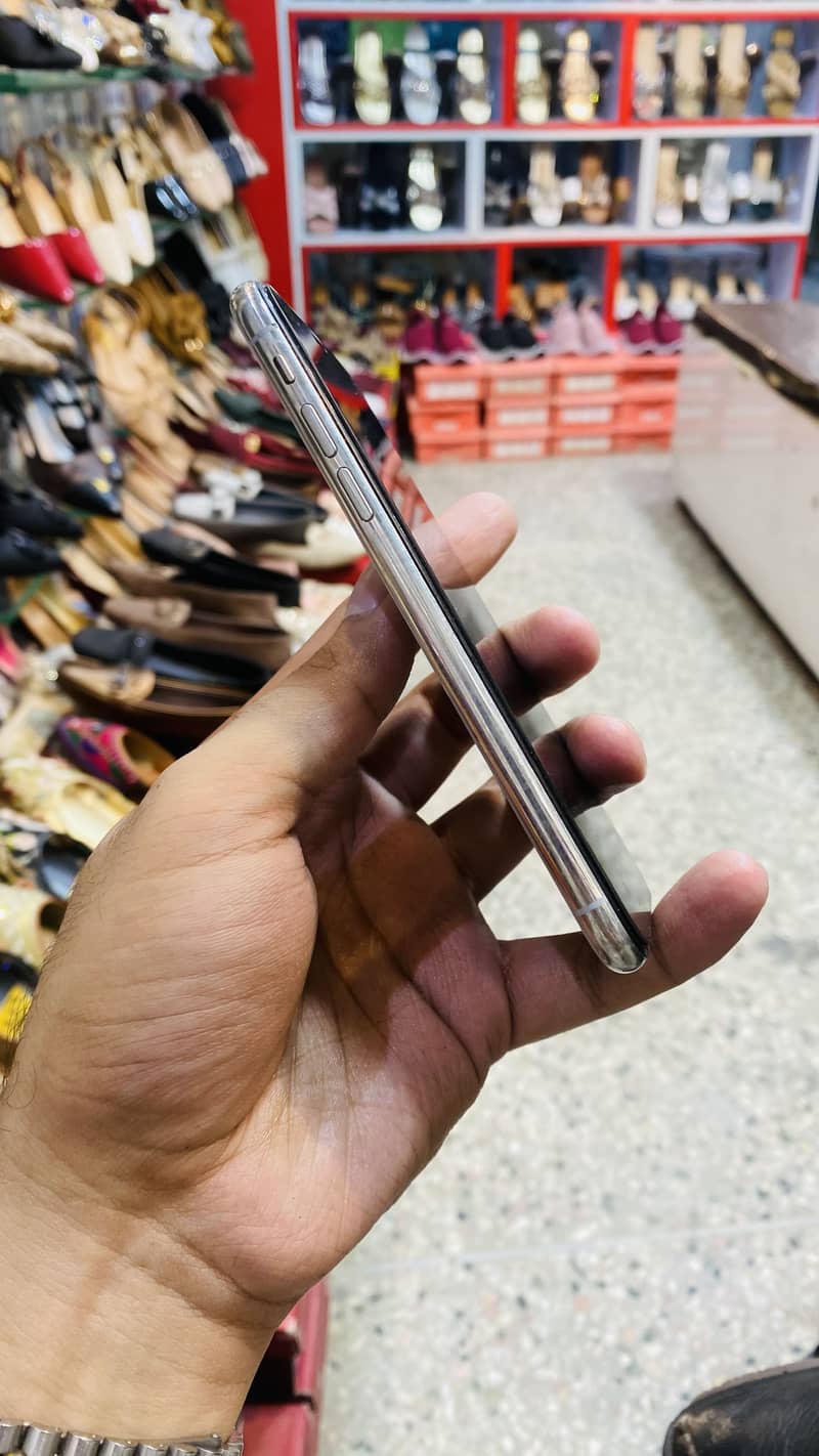 Apple iPhone X 2