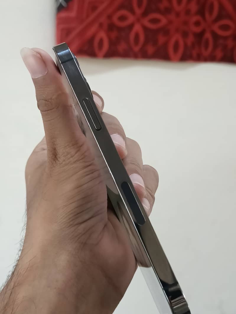 Apple iPhone 12 Pro 2