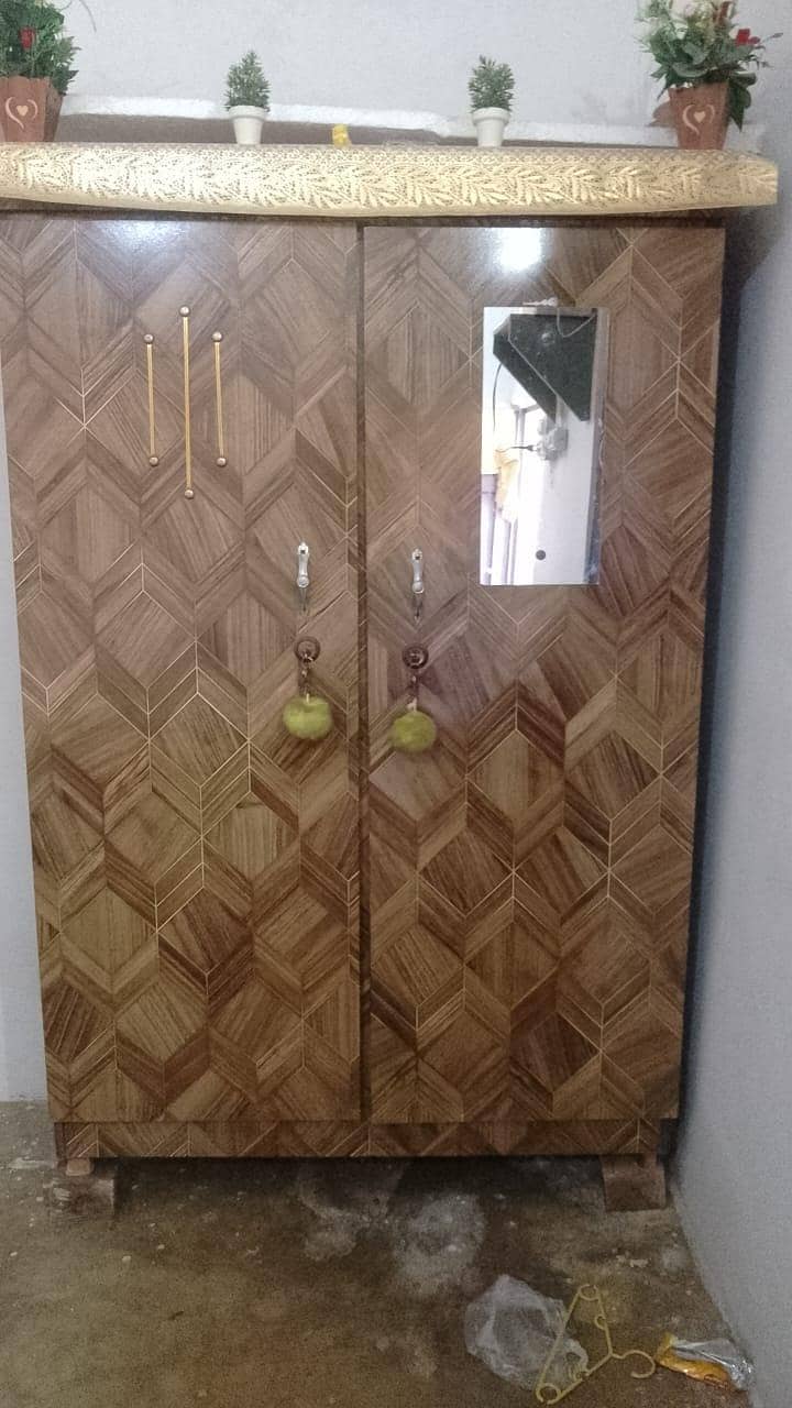wardrobe 0