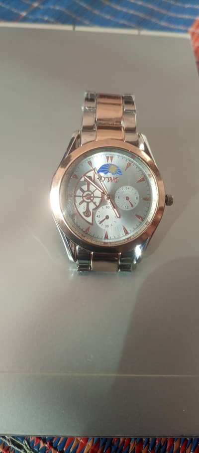 Stylish Luxury Analog Men’s Watch – Stainless Steel Chain Strap