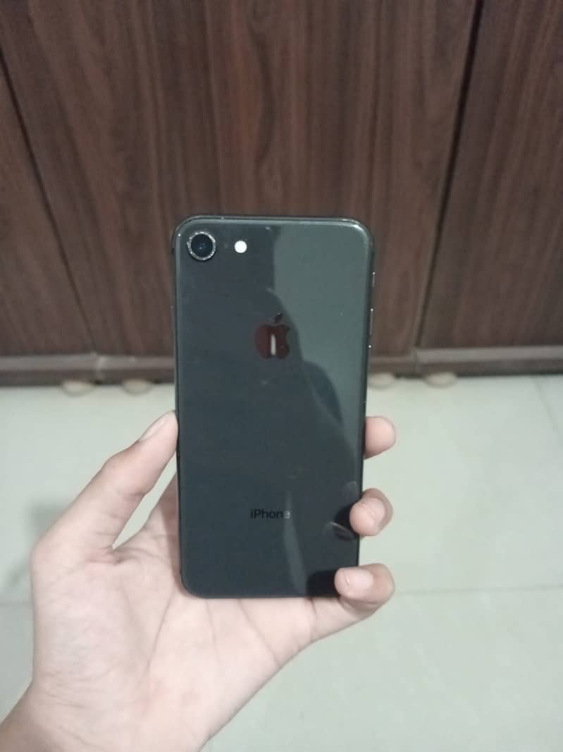 Apple iPhone 8 1