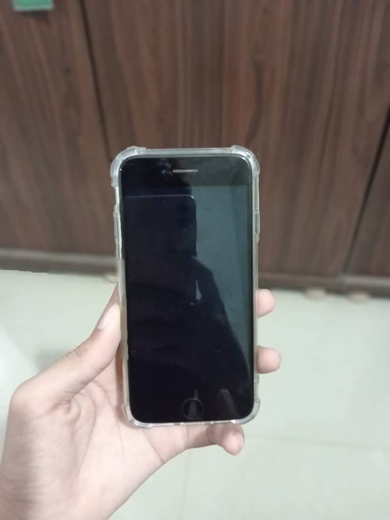 Apple iPhone 8 4