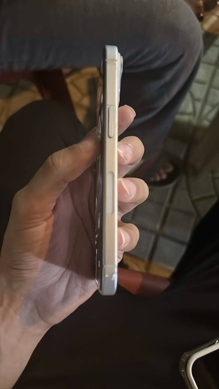 Apple iPhone 15 2