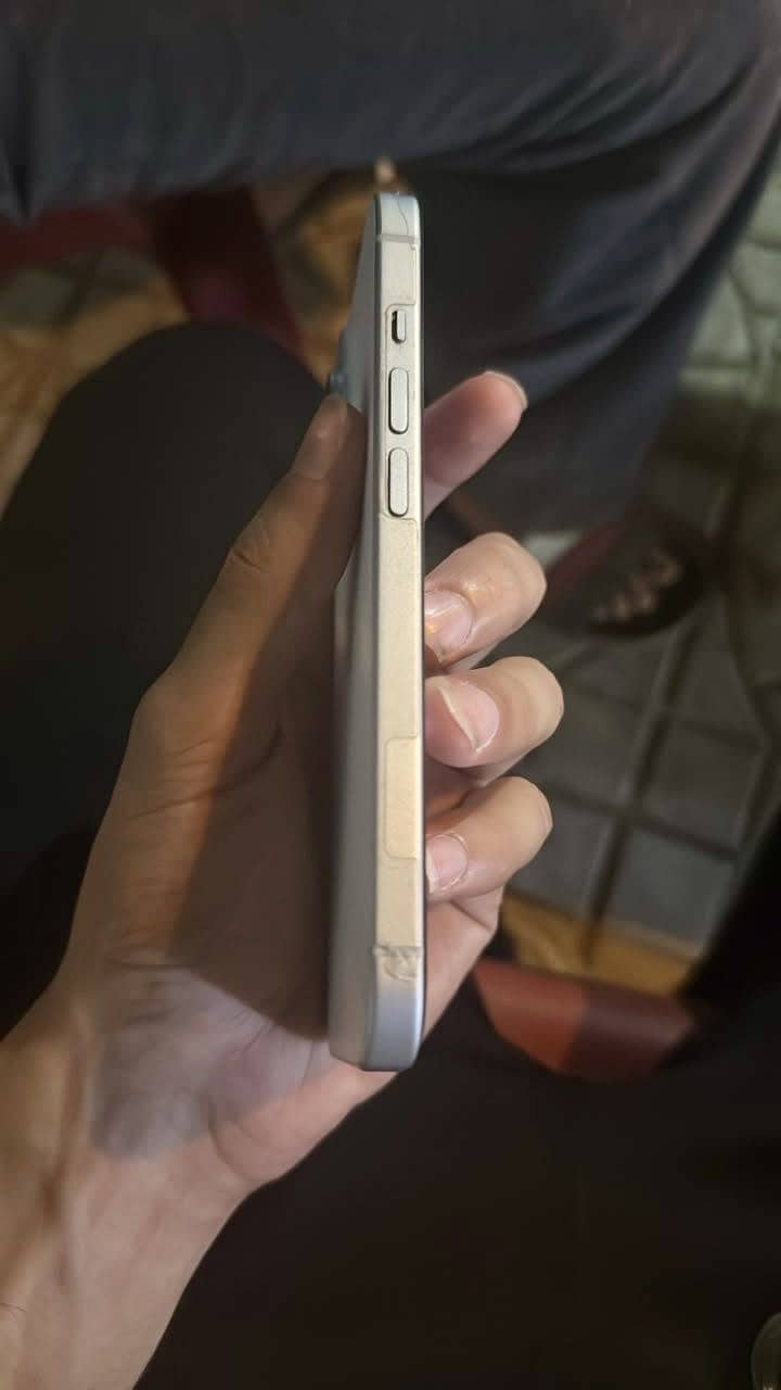 Apple iPhone 15 3