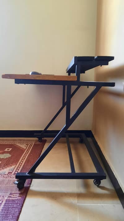 Heavy Duty Computer Table / Work Station with Wheels