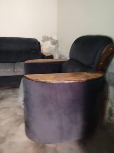 Stylish Sofa Set for Sale – Good Condition