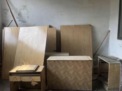 7 wooden sheets / 3 doors / Lara (Jin or sheets fix hoti)/ 3 counters