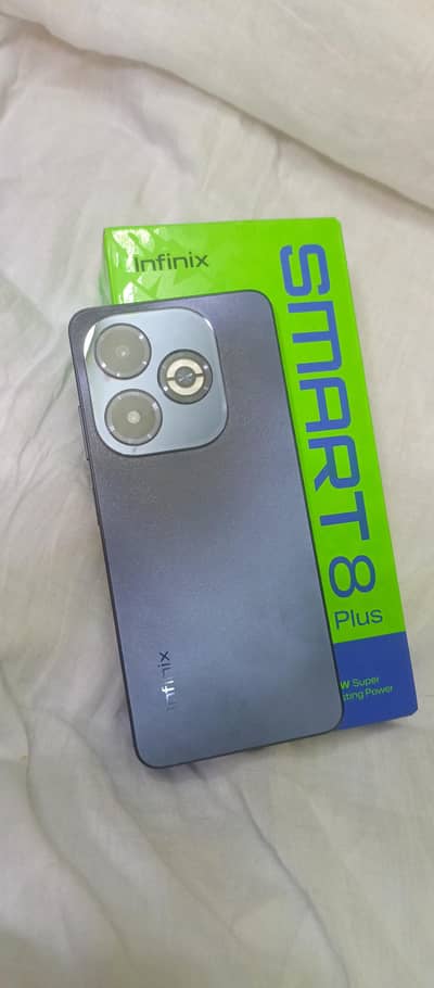 Infinix Smart 8 Plus 4+4/64 4 month company wrenty  complete box