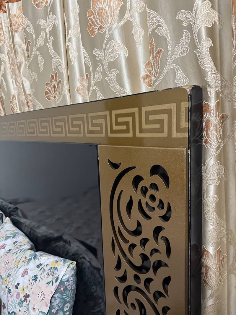 Bed with side tables 1