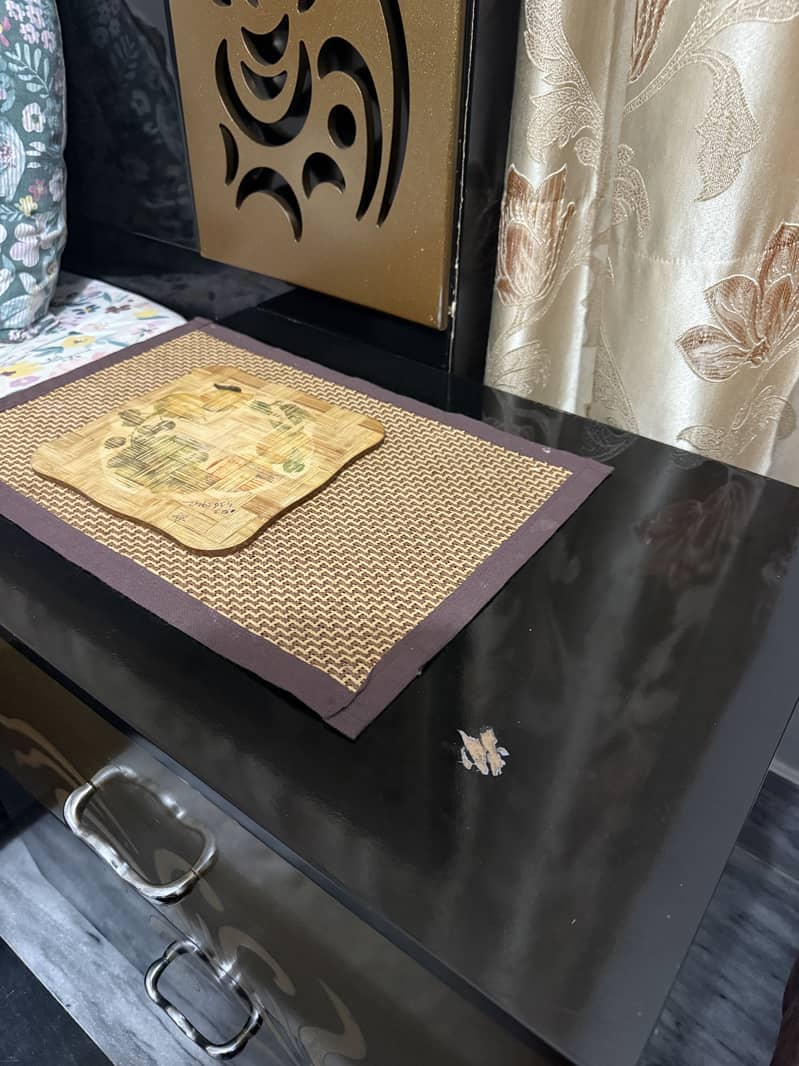 Bed with side tables 4