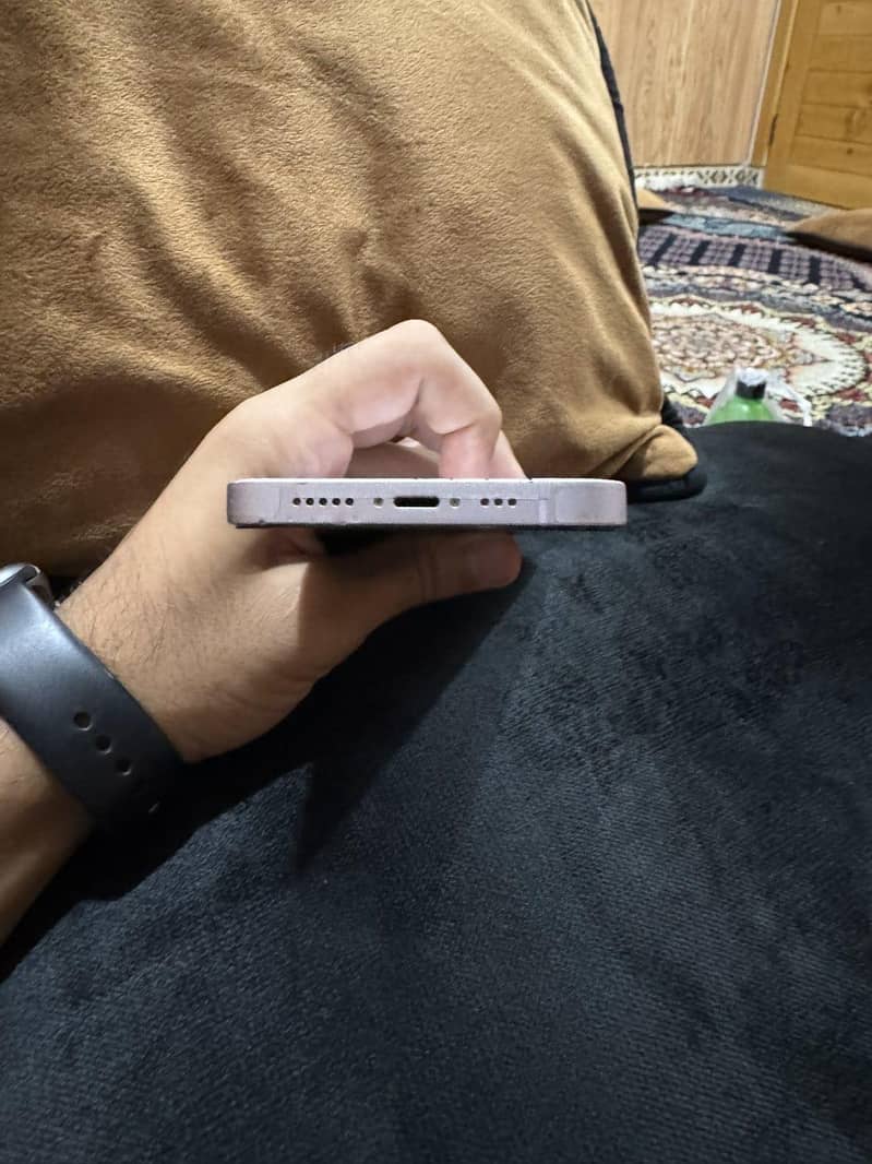 Apple iPhone 14 3
