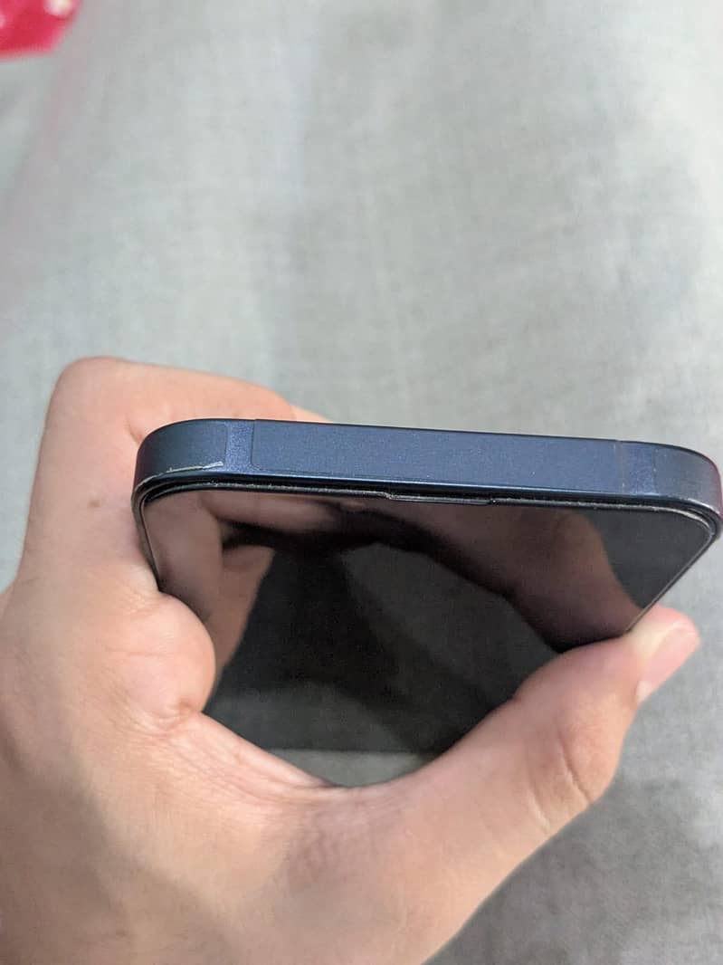 Apple iPhone 13 5