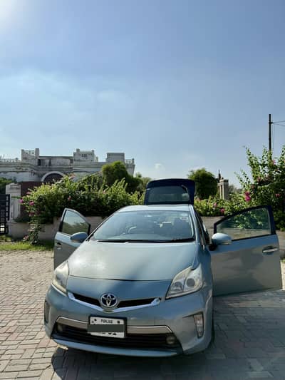 Toyota Prius 2013 PHV home base charging