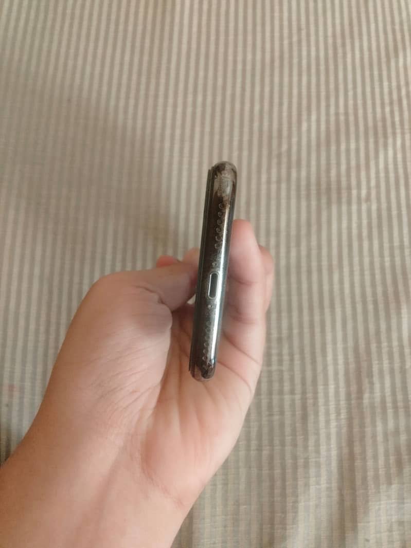 Apple iPhone X 0