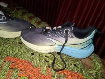 It's branded shoes xstep 360x crrun it's real value around 28000 thou