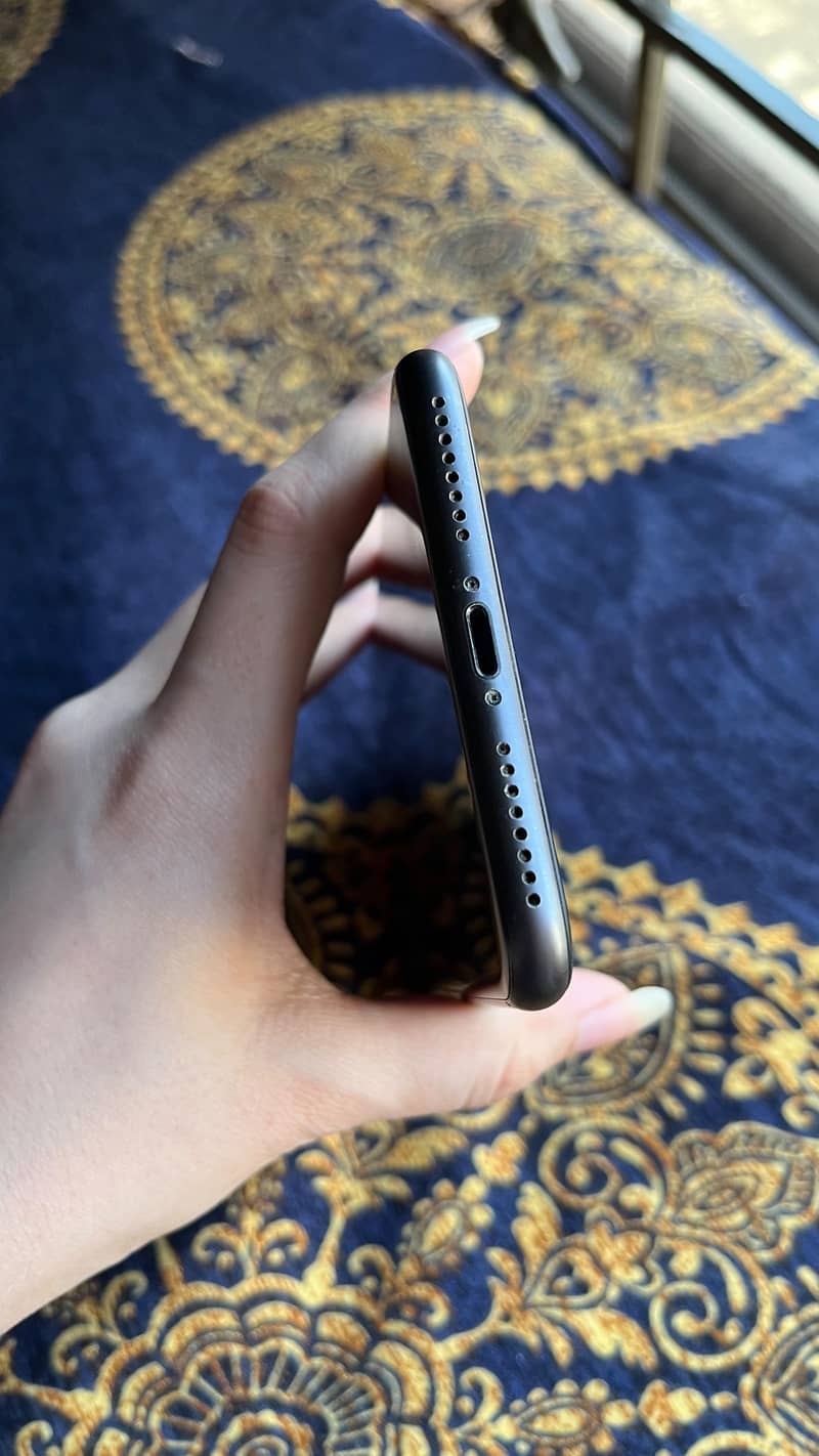 Apple iPhone 8 Plus 3