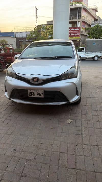 Toyota Vitz 2015