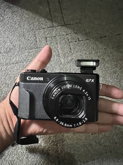 Canon g7x digital camera
