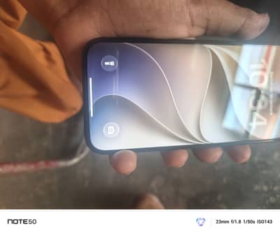 Apple iPhone 16