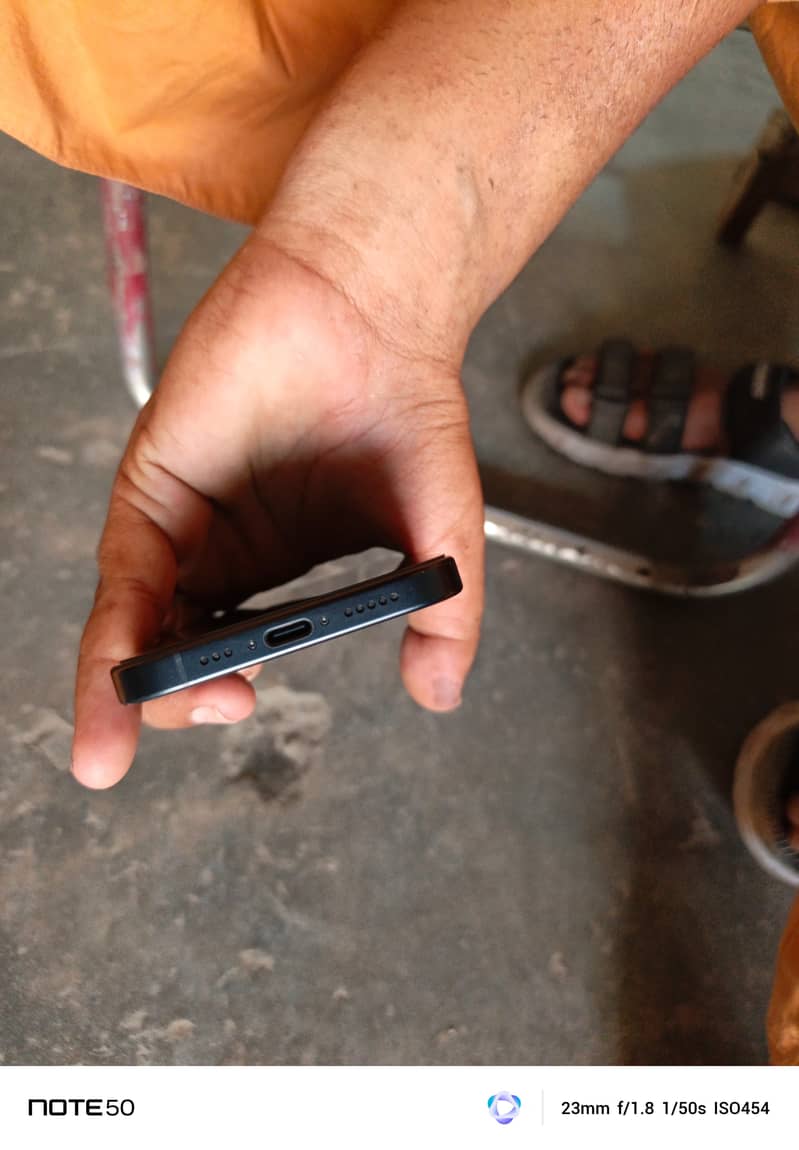 Apple iPhone 16 1