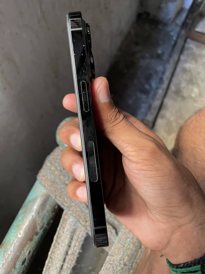 Apple iPhone 14 Pro 3