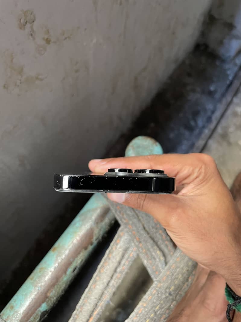 Apple iPhone 14 Pro 4