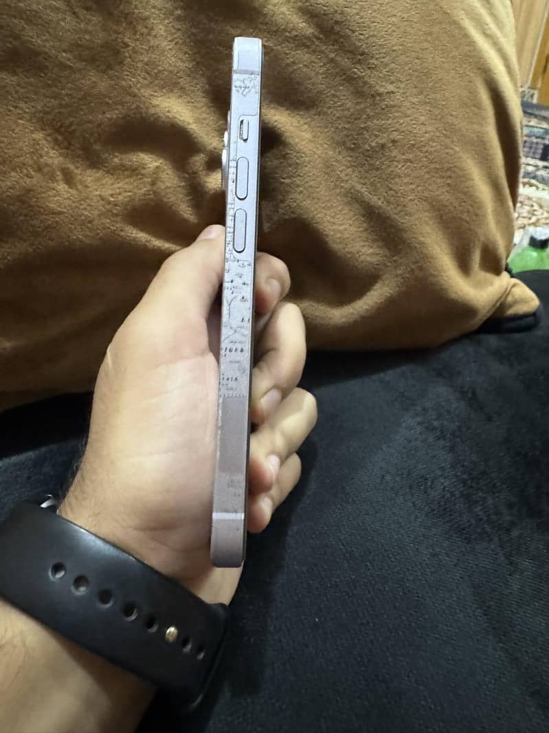 Apple iPhone 14 2