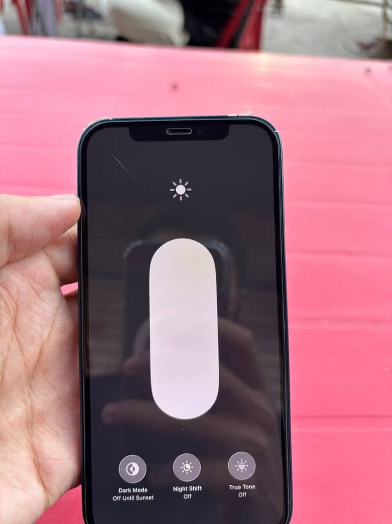 Apple iPhone 12 4