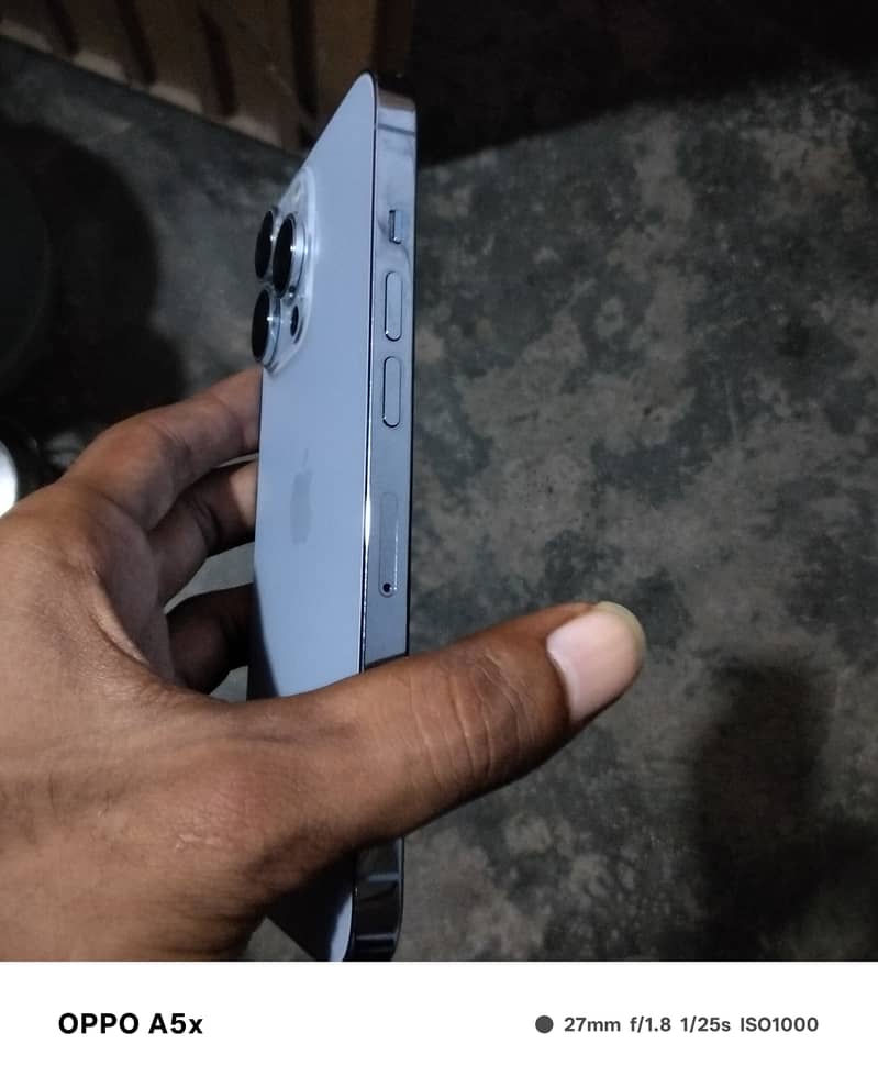 Apple iPhone 13 Pro 2
