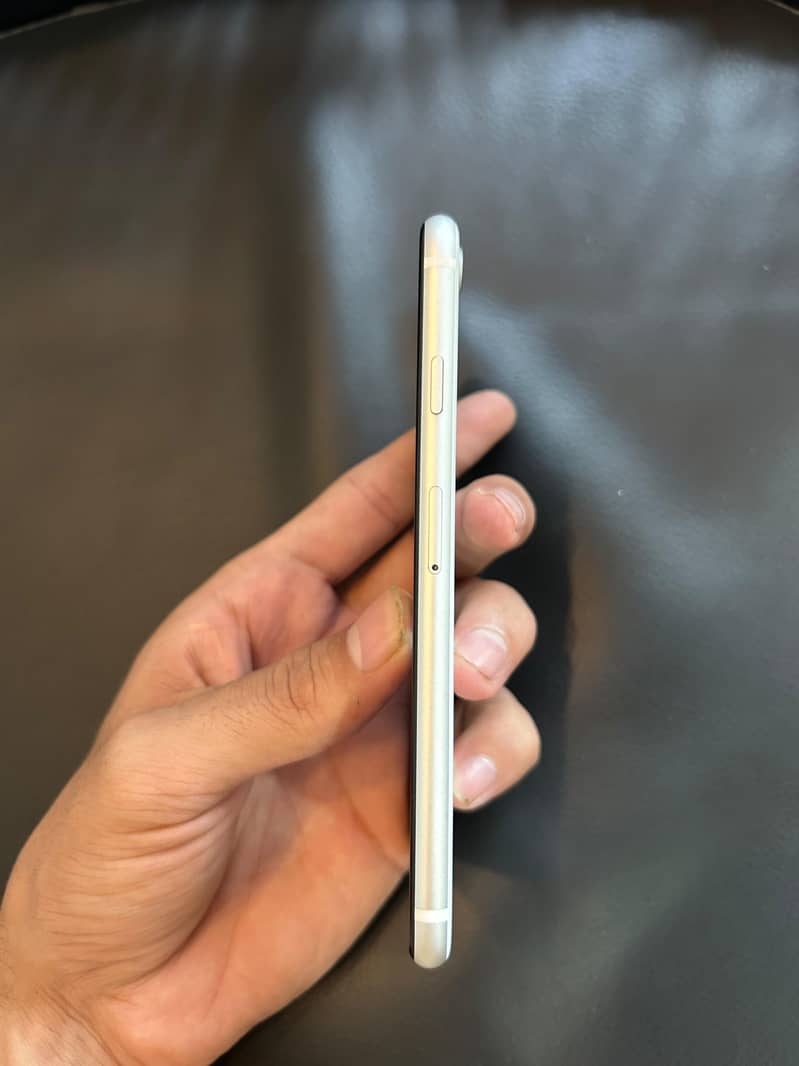 Apple iPhone SE 3