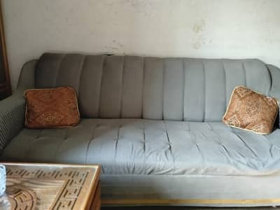 good condition 10/10 colour is Gray