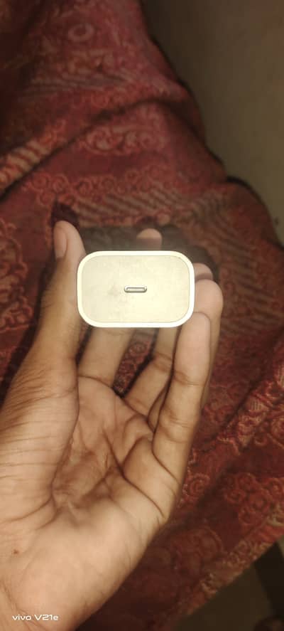 IPHONE CHARGER